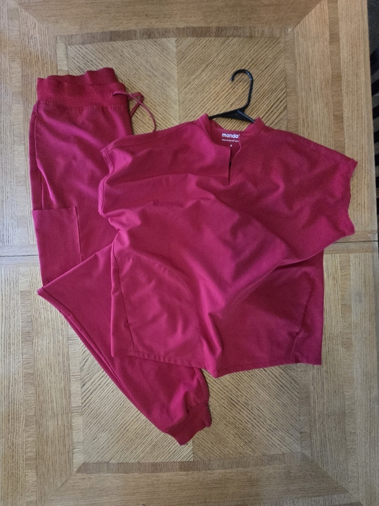 Mandala Other - Mandala Scrubs-RED. Dolman Top - Size Small. High Waisted Jogger - Size Med/Tall